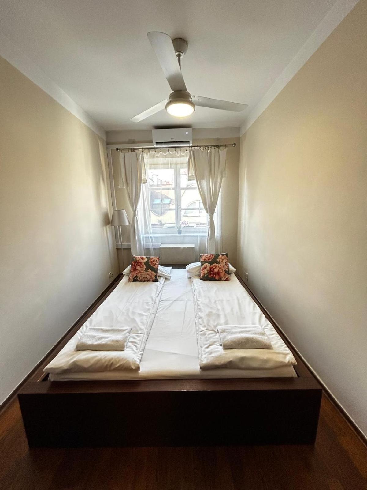Apartment Silent Main Market Square With Ac Krakow